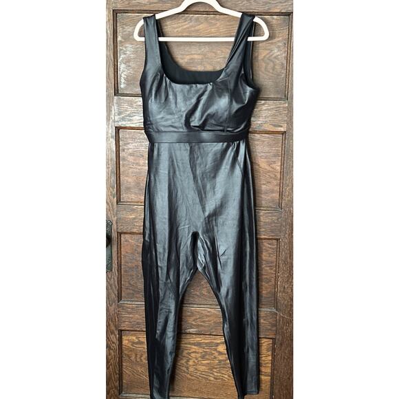 NWT Fabletics Motion365+ Black Shine Jumpsuit One Piece Fitted Athletic Sz 2X - Picture 1 of 8